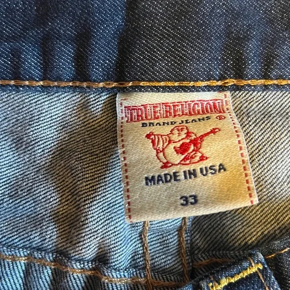 True religion billy bootcut in a 33. Perfect for petite shorter gals out there! - Picture 3 of 11